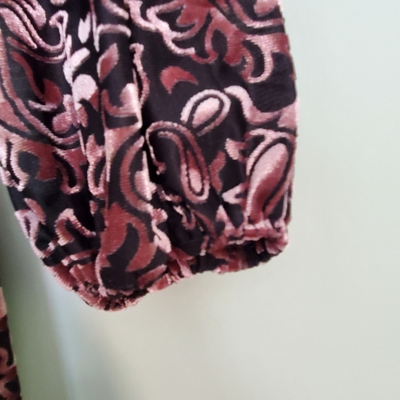 Ecote Velvet Off-Shoulder Burnout Floral Romper - Picture 6 of 13